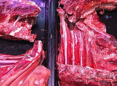 羊肉在一定程度上可以起到保护胃黏膜的作用，使得人体内的消化酶能够得到很好的分泌