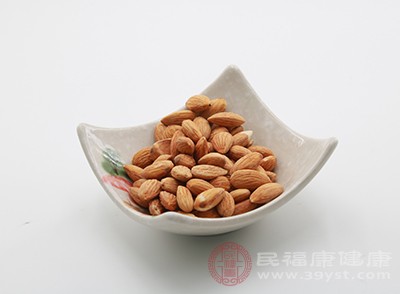 別輕視小小的堅(jiān)果，它的膳食纖維含量不比蔬菜水果低