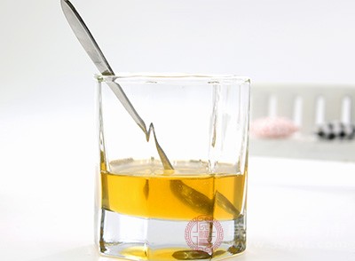 由于身体的越来越不好，就不能够饮用一些烈酒了，而蜂蜜酒就是低度酒中的一个不错的选择