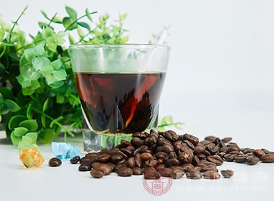 咖啡中含有的咖啡因属于刺激性物质