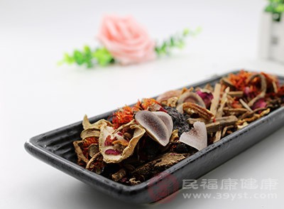 羊肉250g，白萝卜150g，枸杞1茶匙5g，大料1枚