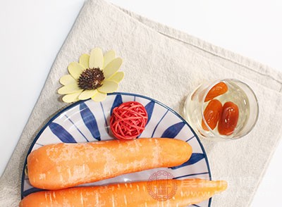 胡萝卜含有多种类胡萝卜素、维生素和花色素等成分