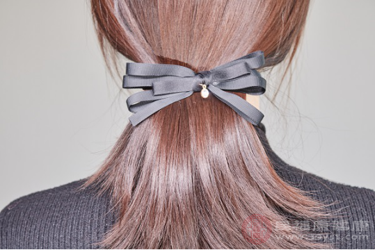 想要让头发快速生长的人群,可以在平时多吃一些含蛋白质的食物