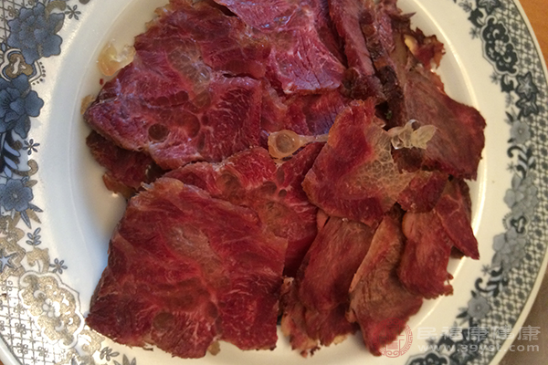 動物身上的瘦肉中就有很多的鋅，像豬肉、牛肉、魚肉等