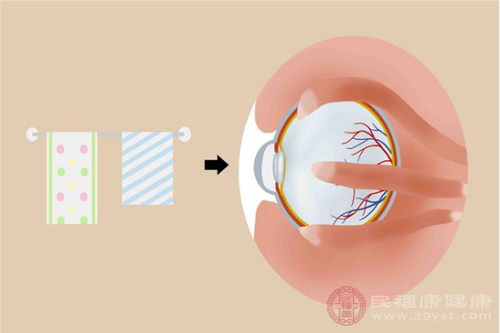 假性近視患者通常會(huì)出現(xiàn)視力減退、眼疲勞和眼球突出等癥狀