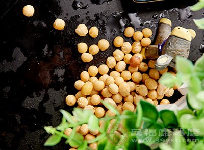 大豆中的植物固醇有降低血液胆固醇的作用