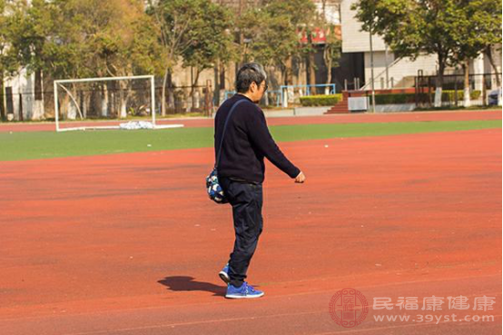 這樣可以促進消化，防止造成大量食物堆積