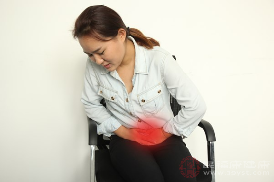 月经期间，出现腹痛症状是属于很常见的生理因素