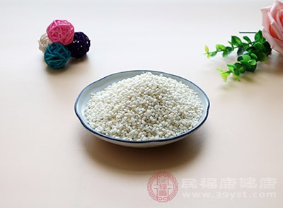 糯米里面的含糖量比正常的米饭高出很多