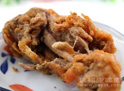 高胆固醇(如肥肉、油炸食品