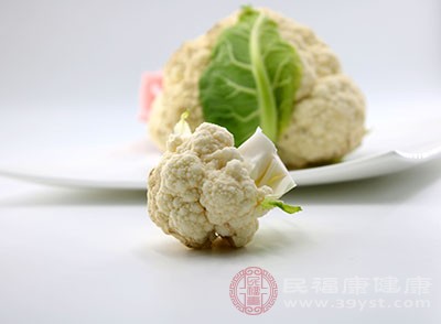 或者也可以多多食用富含硒的食物，例如花菜，蘆筍、海產(chǎn)品和酸奶等