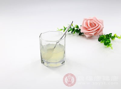 檸檬中含有大量的檸檬酸