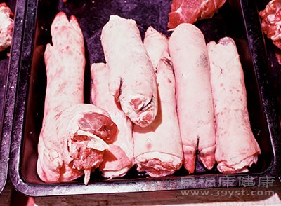猪蹄其实就是猪的脚，是一种我们日常生活中很常见的食物