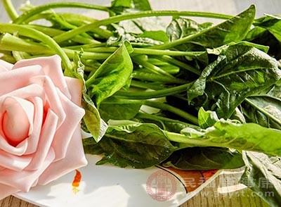 菠菜不能與含鈣豐富的豆類(lèi)、豆制品類(lèi)同食