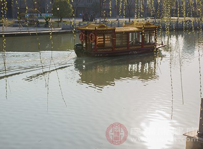 大暑时节，浙江台州沿海有送“大暑船”活动