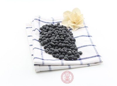 黑豆里面含有丰富的植物性蛋白质