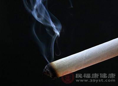 很多懷孕的孕爸爸和孕媽媽們會(huì)選擇用艾灸來(lái)保持身材