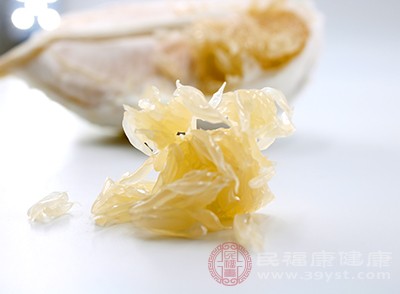 柚子皮1個、豬骨400g、鹽適量