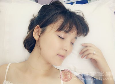 睡眠不足導(dǎo)致健康受到影響