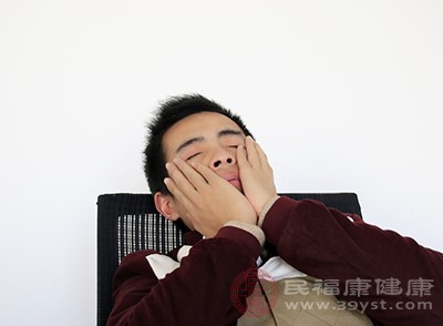 睡眠不足的人會(huì)感覺(jué)身體沒(méi)有力氣