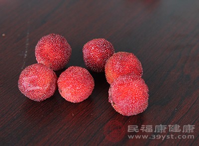 杨梅是一种性温、味甘、酸的水果