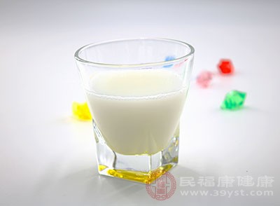 平時(shí)不注意補(bǔ)鈣，牙釉質(zhì)會變得脆弱