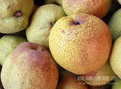 梨是民间止咳用的一种水果，有生津止渴、清热止咳的功效