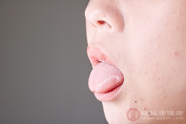 我们的舌头下面的血管在正常情况下是呈现深紫色的现象