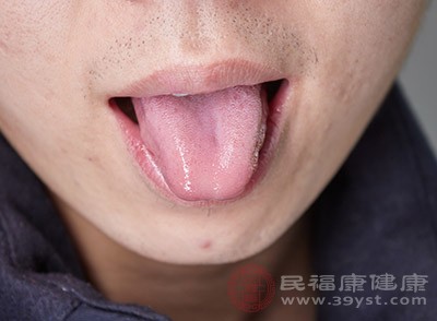 部分口臭患者会有较厚的舌苔