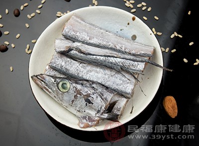 很多家庭都喜欢吃鱼，鱼不仅吃起来美味，而且含有丰富的营养物质