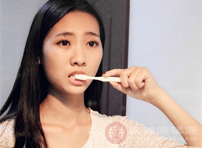 为了口腔健康 睡前要刷牙饭后不建议立即刷牙