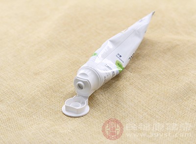 什么是含氟牙膏 牙膏用得对才能更好地清洁牙齿
