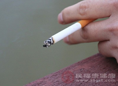 长期吸烟会对肺部造成损害，增加肺癌的发病率