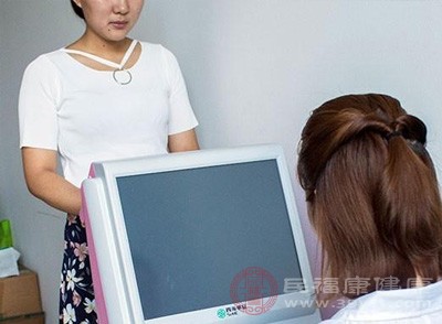 卵巢囊肿的特征可以通过超声波、CT扫描和核磁共振成像(MRI)等相关检查技术来评估