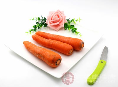 胡萝卜是胡萝卜素含量高的食物之一，每100克含有4130微克胡萝卜素