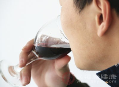 不同人的肝臟代謝酒精的能力存在差異，從而造就了酒量的差異