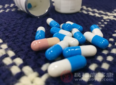 部分非處方藥物和草藥可能會(huì)對(duì)胃黏膜造成損害，加重胃炎的癥狀