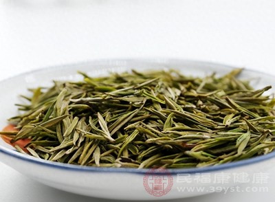 茶叶具有清洁和抗菌的特性，对于治疗口臭非常有效