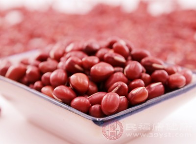 红豆的补血效果主要得益于其中含有的铁元素