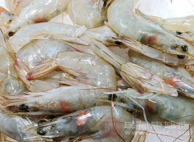 适量食用虾可以帮助身体抵抗感染和疾病