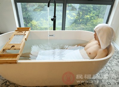 乳腺癌患者在洗澡时要注意水质问题