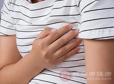乳腺增生症导致的肿块通常呈结节状、片状或者条索状，大小不一