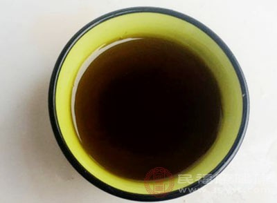 与大豆油相比，山茶油的单不饱和脂肪酸含量显著更高，尤其是油酸含量，这一特性赋予了它较高的营养价值