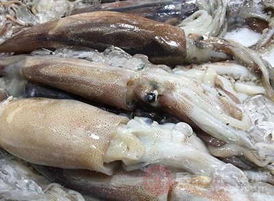 比如說吃過牛奶、海鮮、堅果，肚子就難受，那么以后就要避免吃這些食物