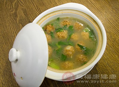 也就是說，只有把飲食調(diào)整了、胃酸控制在合理范圍、飯后適當(dāng)休息，才能緩解反酸燒心的情況