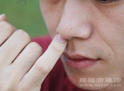 鼻毛呼吸道的第一层防线，就像是一个过滤网一样，有助于抵挡细菌
