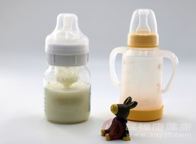 想要宝宝健康成长，配方奶粉是必须的，可帮助提升孩子的免疫力
