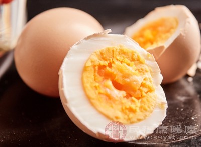 如果已经患上了高血脂，那么我们吃鸡蛋的数量就相应地控制了