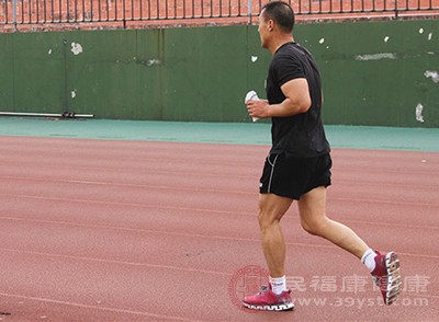 有的人每天都跑步，风雨无阻