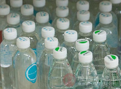 市面上的瓶装水，一般都是矿泉水